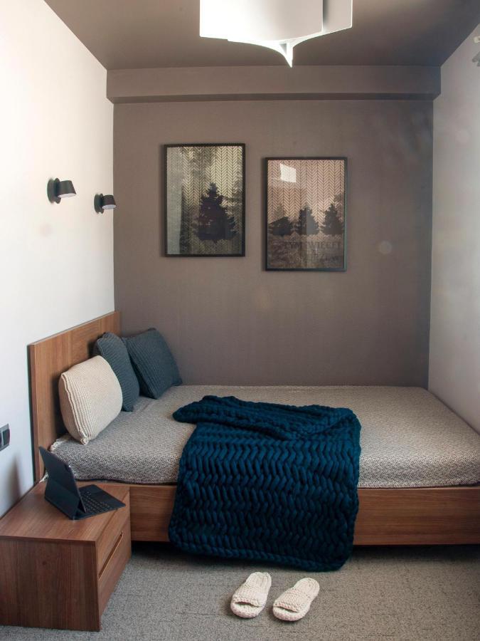 Bed & Breakfast Cam In *